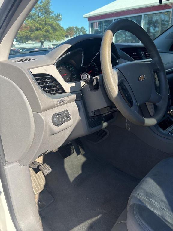 used 2014 Chevrolet Traverse car, priced at $7,500