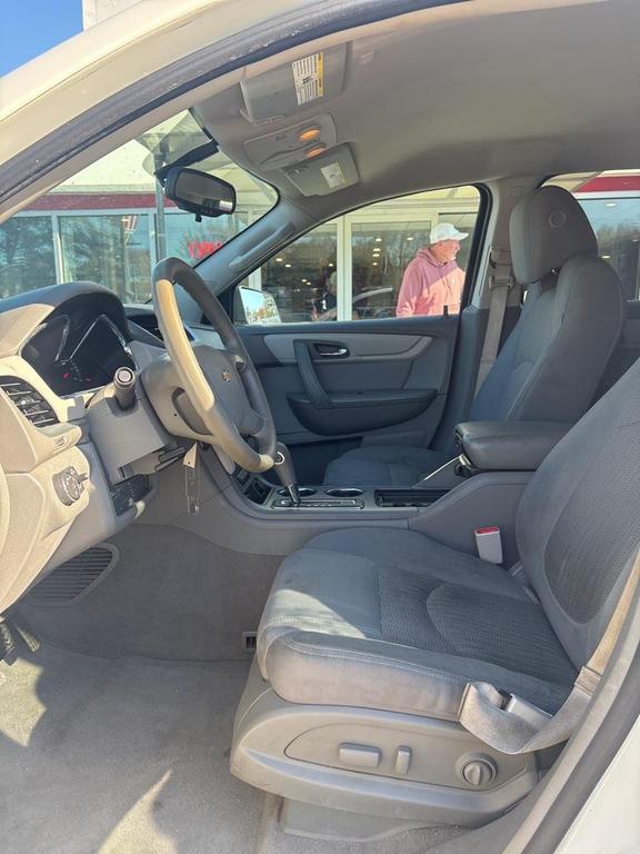 used 2014 Chevrolet Traverse car, priced at $7,500