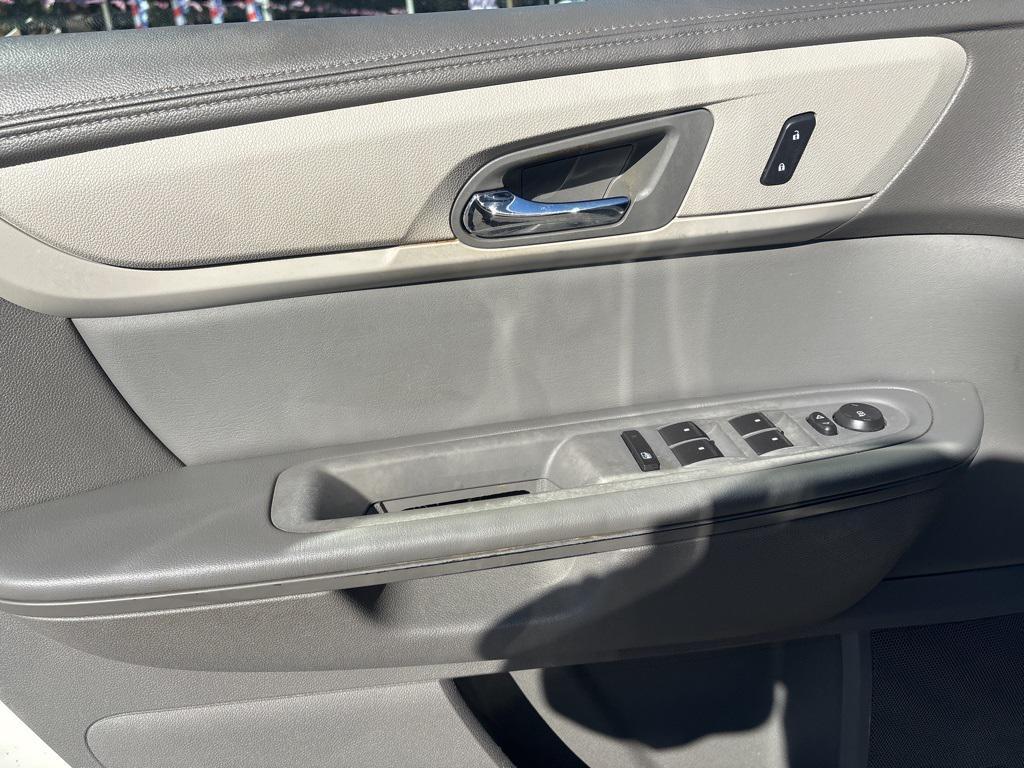 used 2014 Chevrolet Traverse car, priced at $7,500