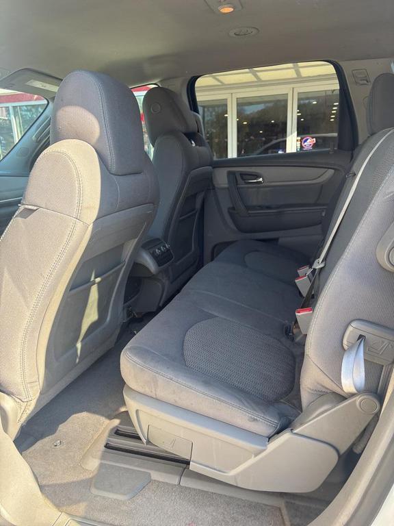 used 2014 Chevrolet Traverse car, priced at $7,500