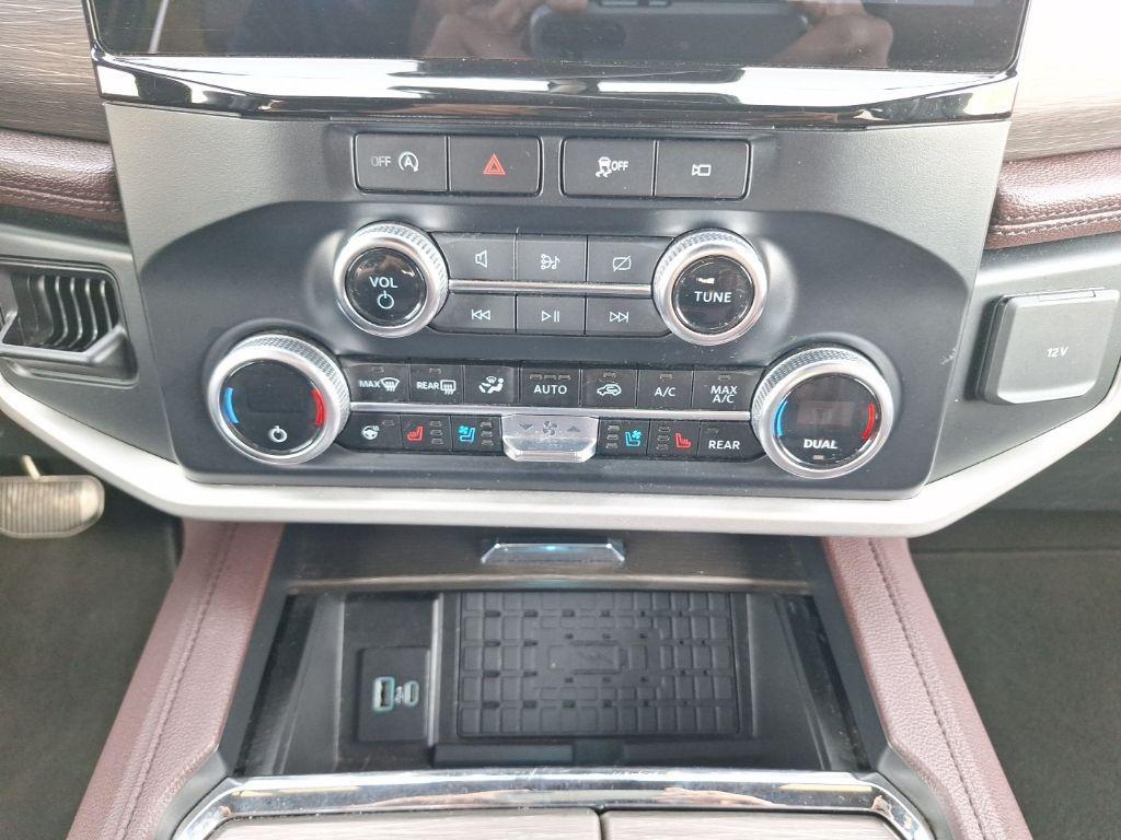 used 2024 Ford Expedition car, priced at $43,538