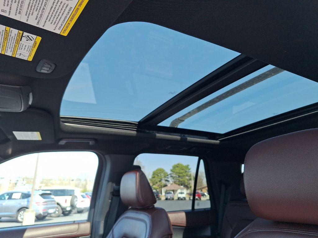 used 2024 Ford Expedition car, priced at $43,538