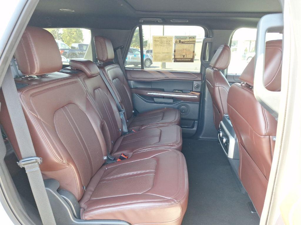 used 2024 Ford Expedition car, priced at $43,538