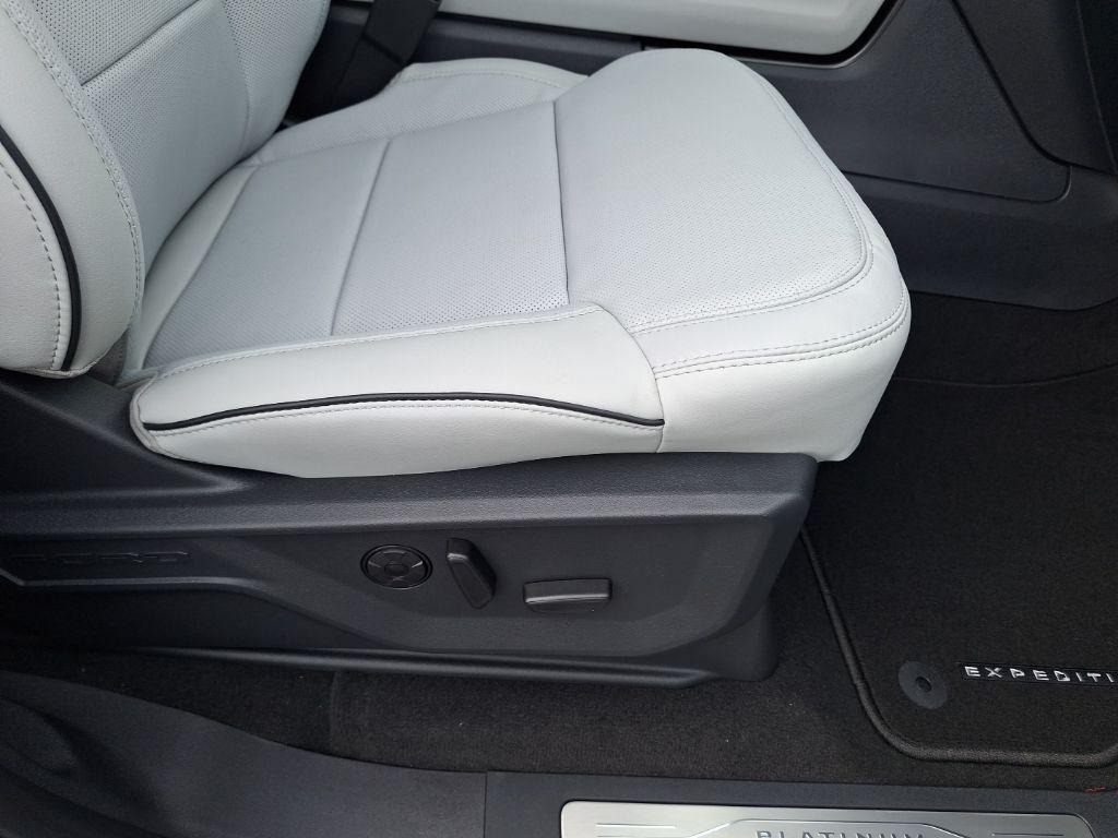 new 2026 Ford Expedition car, priced at $92,000