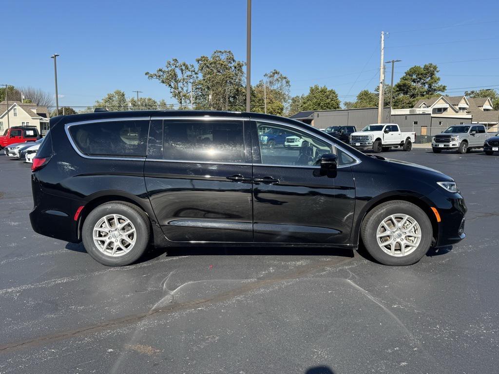 used 2024 Chrysler Pacifica car, priced at $26,302
