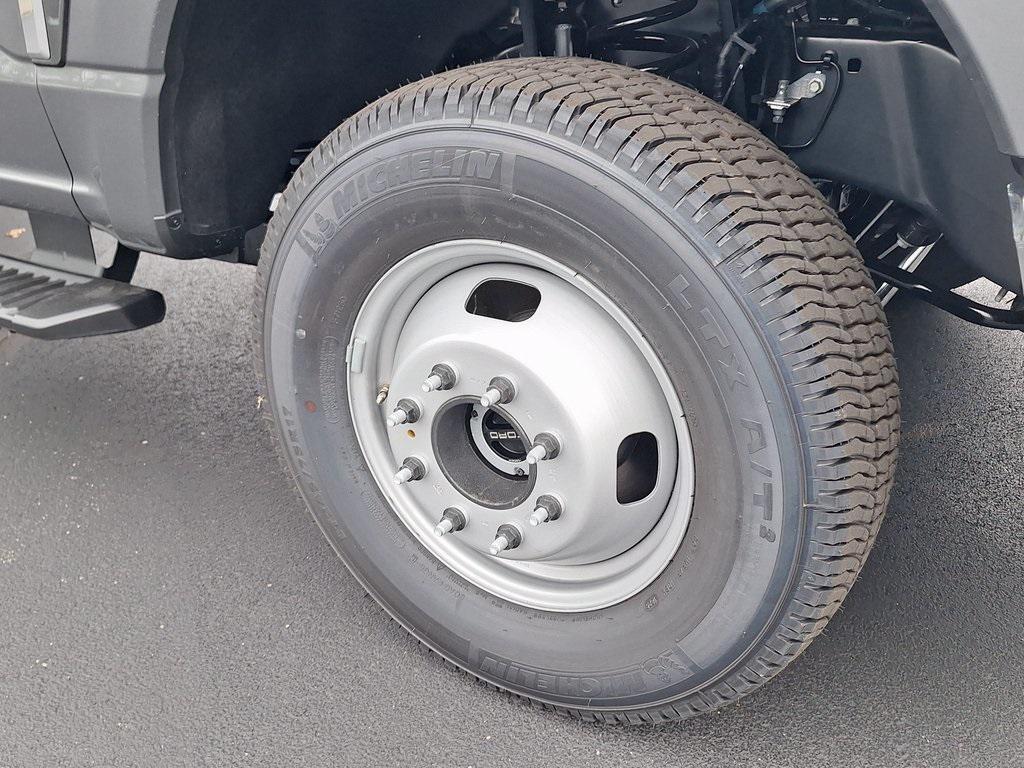 new 2025 Ford F-350 car, priced at $76,000