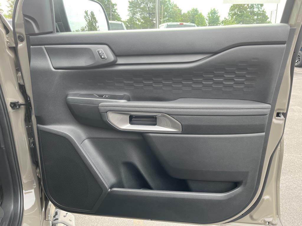 new 2025 Ford Ranger car, priced at $40,500