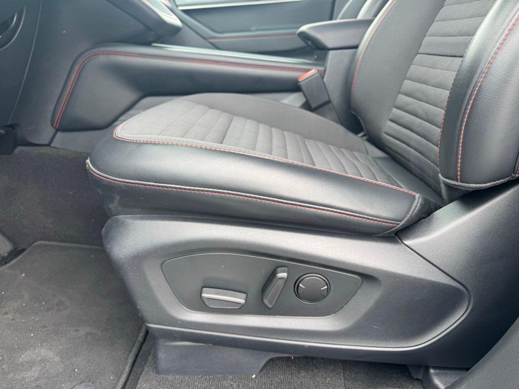 used 2025 Ford Explorer car, priced at $40,000