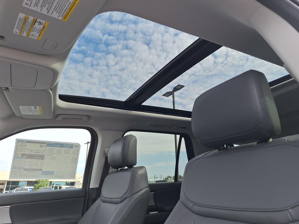 new 2025 Ford Expedition car, priced at $69,000