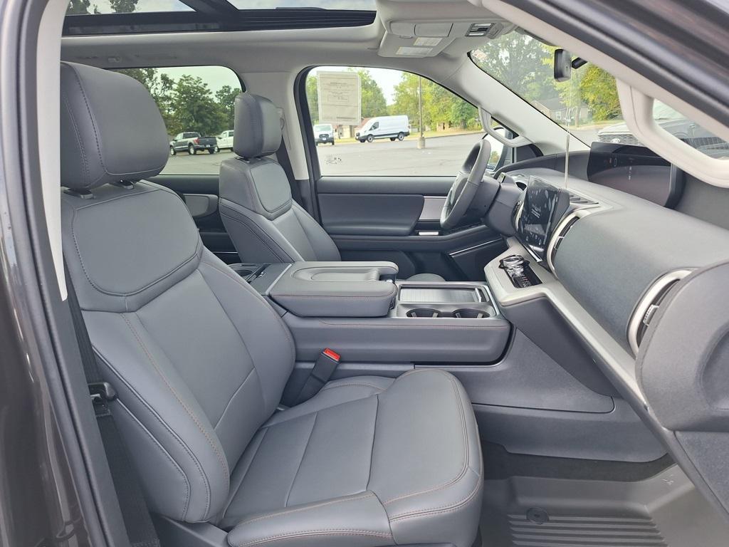 new 2025 Ford Expedition car, priced at $69,000