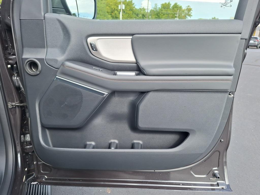 new 2025 Ford Expedition car, priced at $69,000