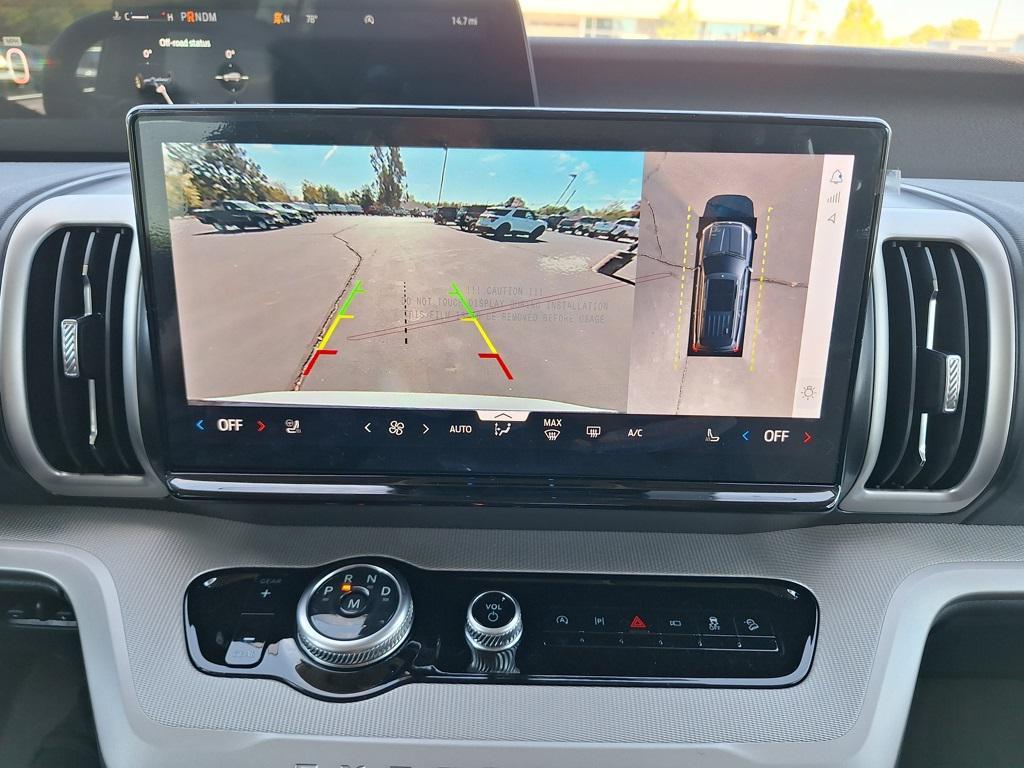 new 2025 Ford Expedition car, priced at $70,000