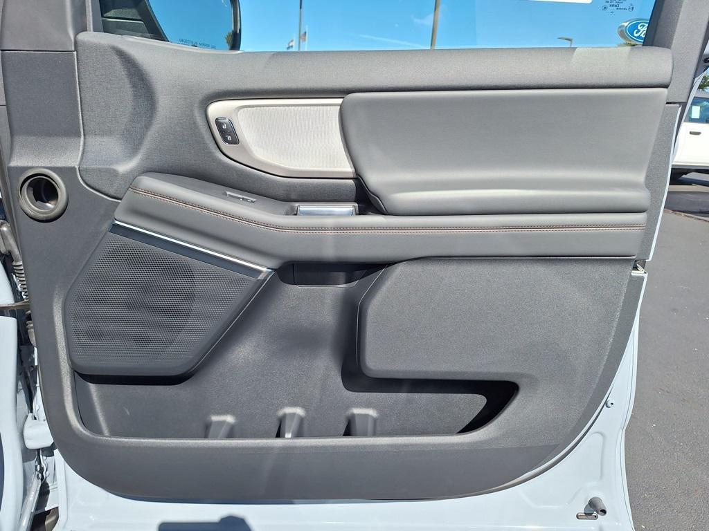 new 2025 Ford Expedition car, priced at $70,000