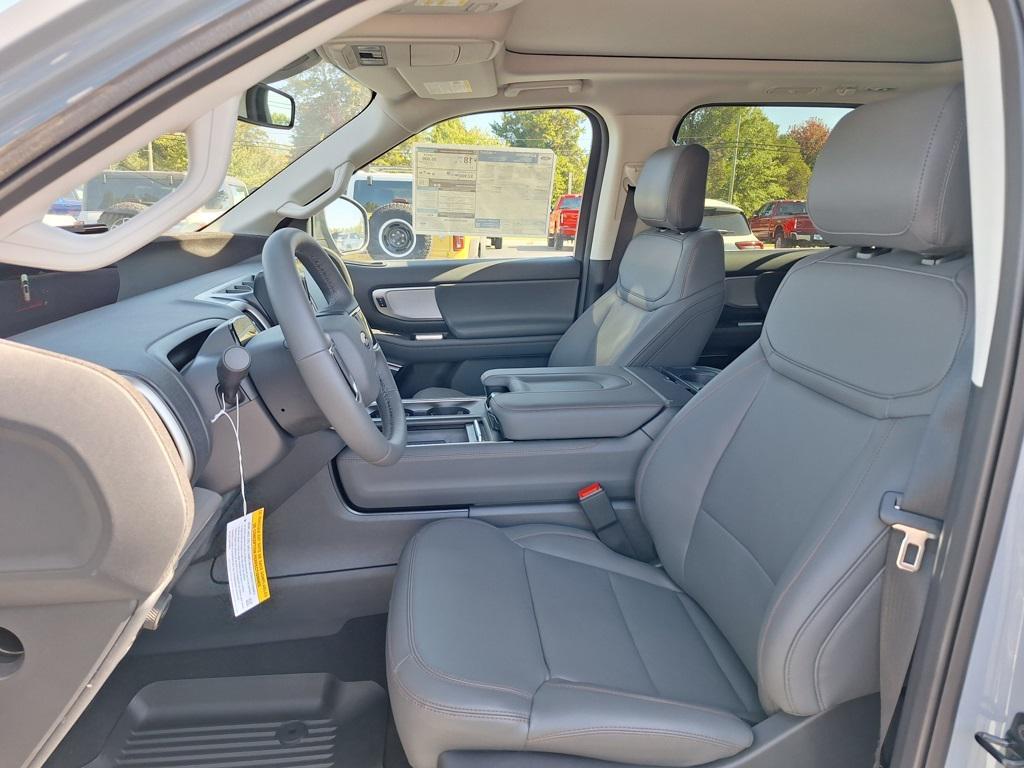 new 2025 Ford Expedition car, priced at $70,000