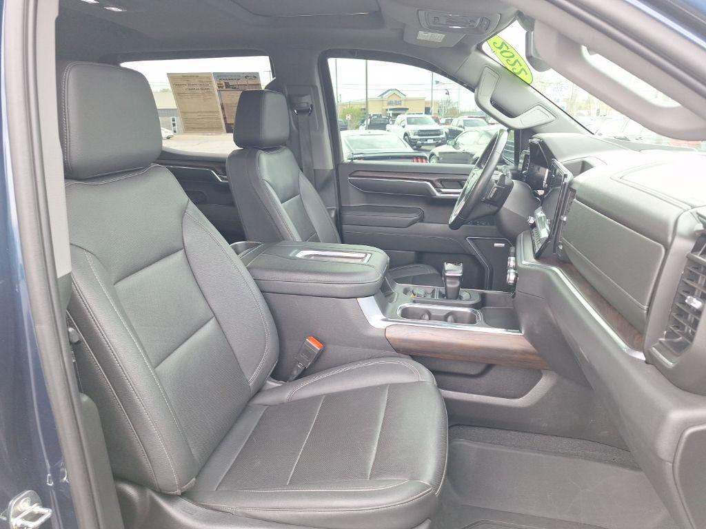 used 2022 GMC Sierra 1500 car, priced at $40,326