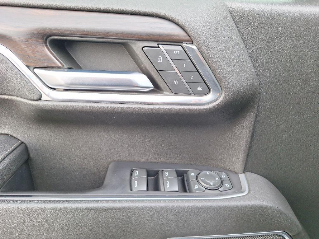 used 2022 GMC Sierra 1500 car, priced at $40,326