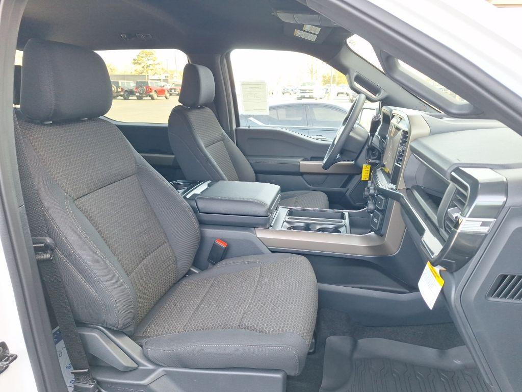 new 2025 Ford F-150 car, priced at $46,000