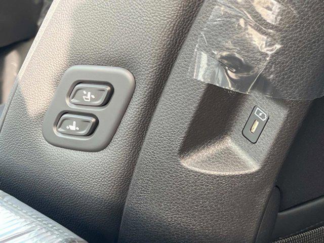 new 2026 Kia Carnival Hybrid car, priced at $53,870