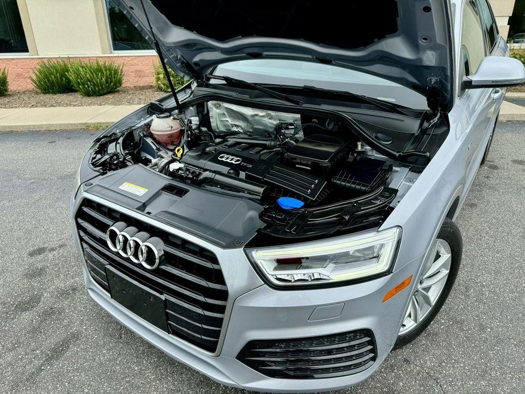 Audi Q3 view 24