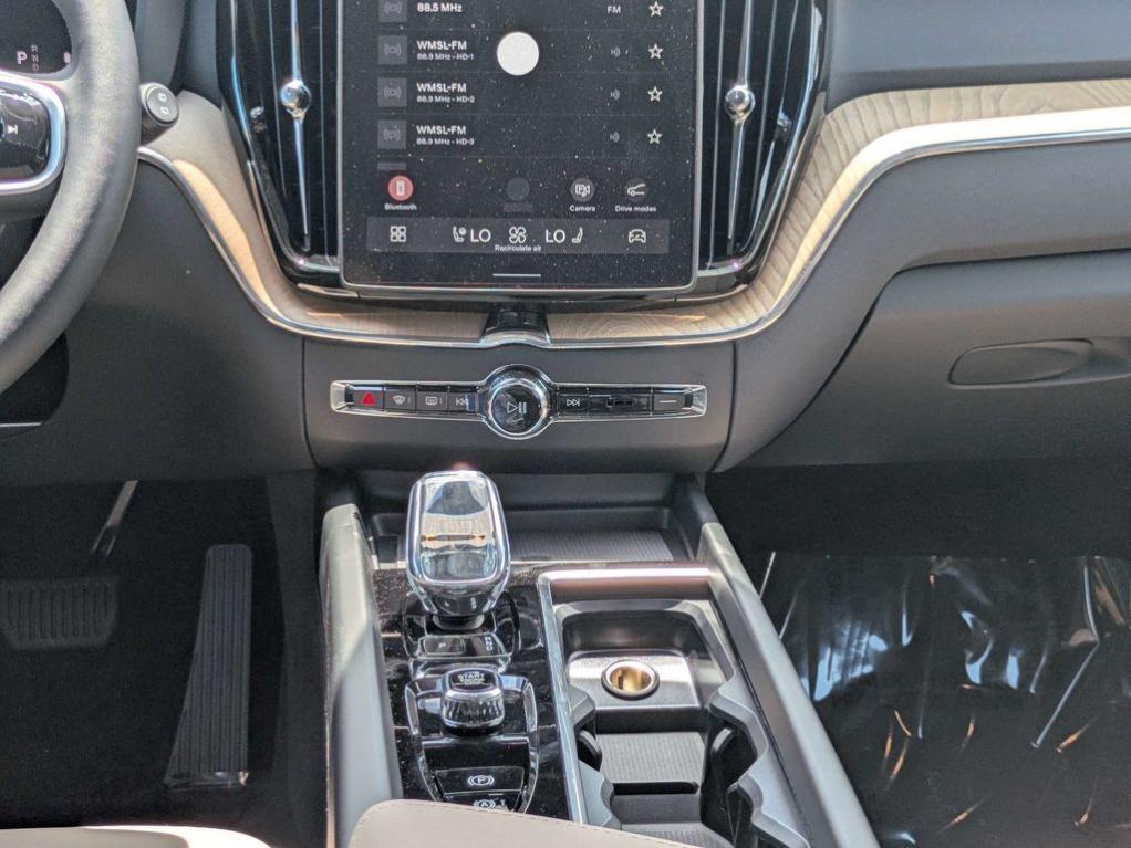 new 2026 Volvo XC60 car, priced at $56,579