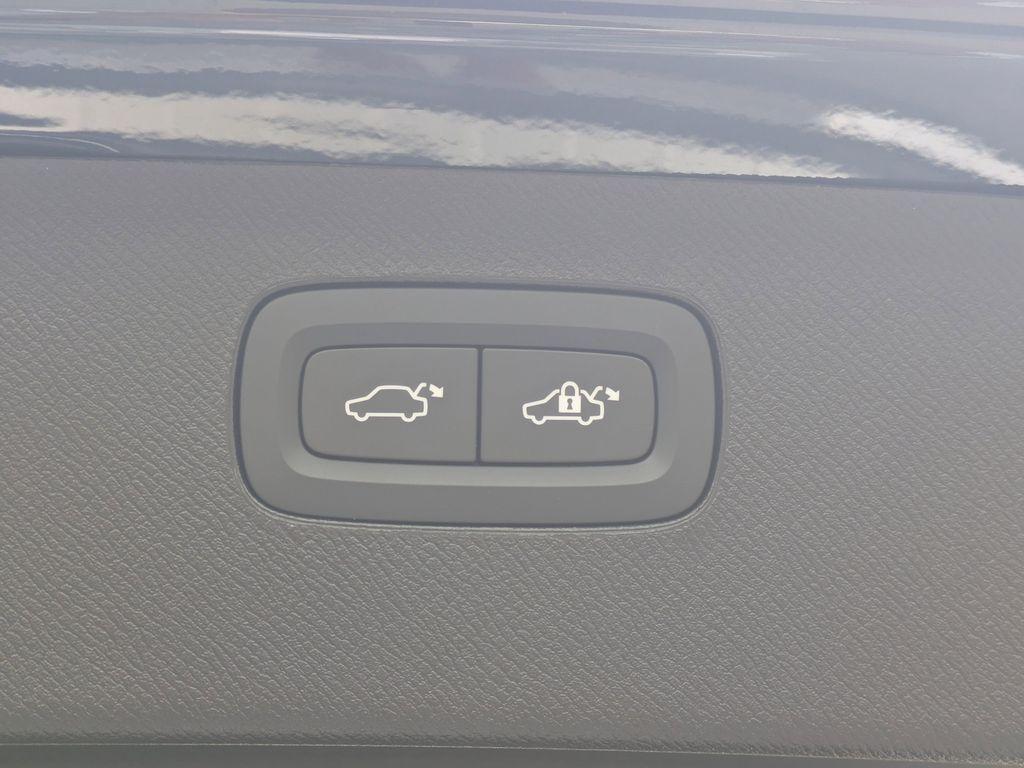 new 2026 Volvo XC90 car, priced at $68,744