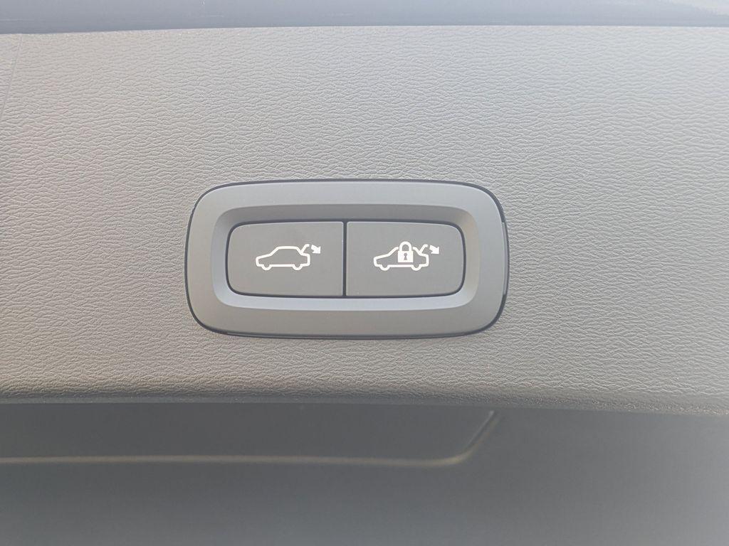 used 2026 Volvo XC40 car, priced at $42,995