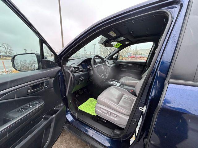 used 2023 Honda Passport car, priced at $33,000