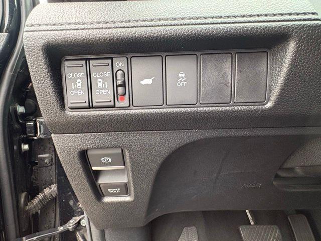 used 2025 Honda Odyssey car, priced at $37,500
