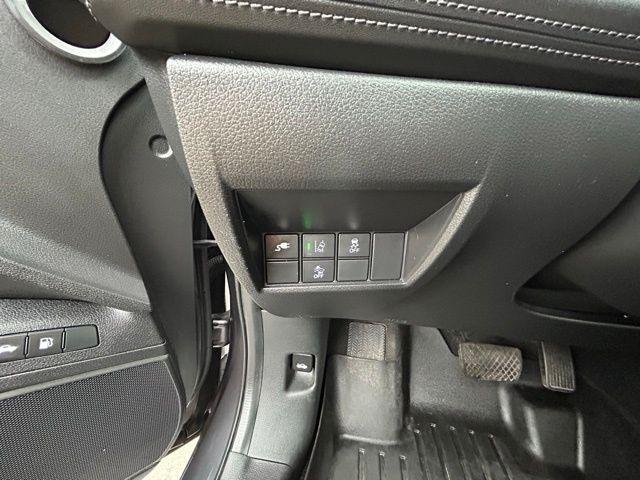 used 2018 Honda Clarity Plug-In Hybrid car, priced at $16,500