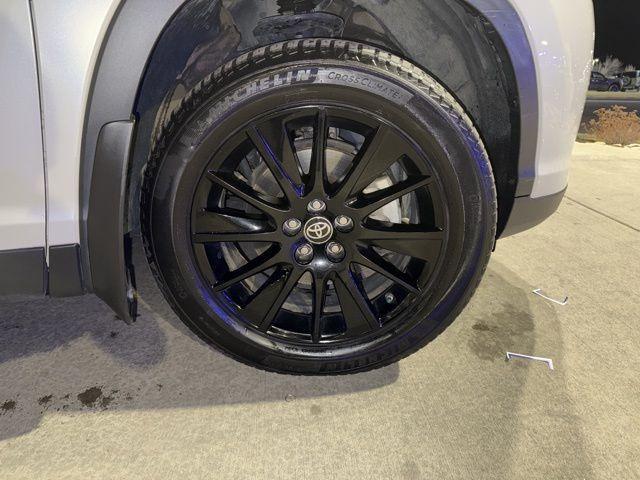 used 2019 Toyota Highlander car, priced at $24,900