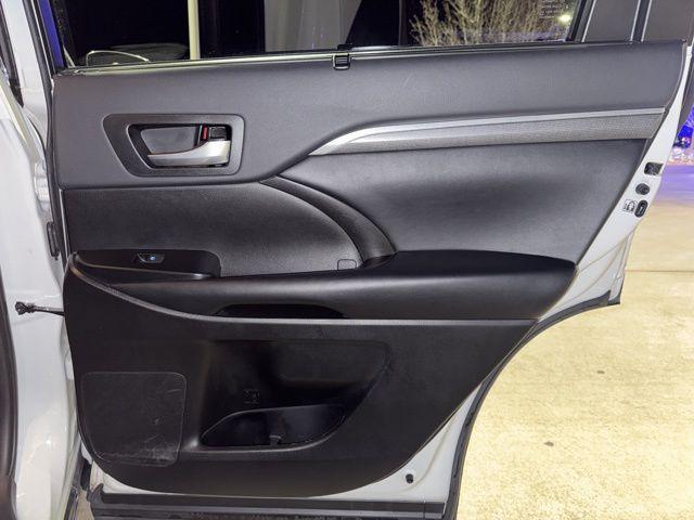 used 2019 Toyota Highlander car, priced at $24,900