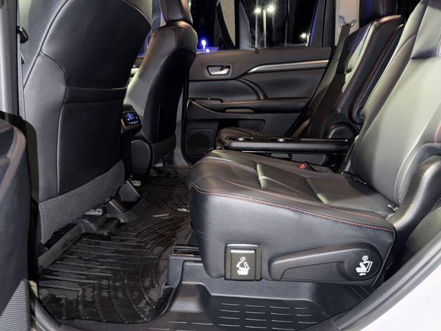 used 2019 Toyota Highlander car, priced at $24,900