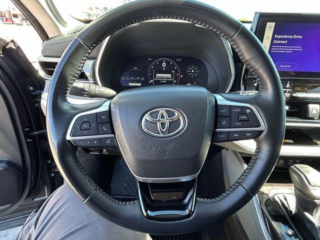 used 2023 Toyota Highlander car, priced at $36,000