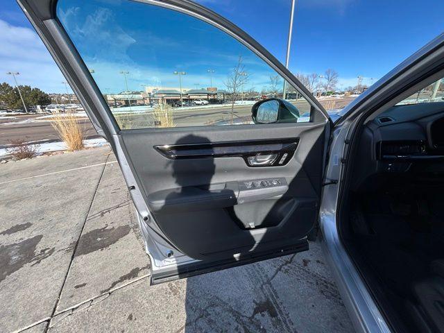 used 2025 Honda CR-V car, priced at $32,750