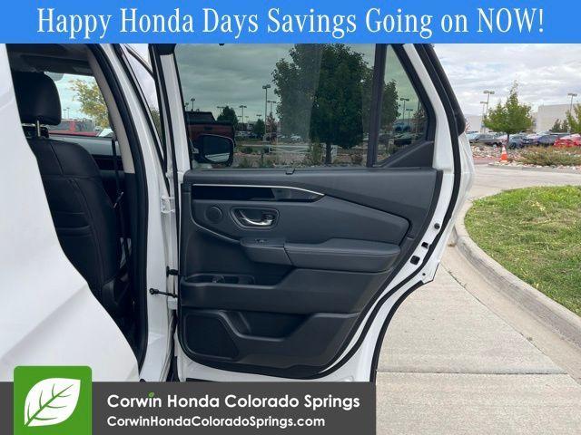 new 2025 Honda Pilot car, priced at $54,180