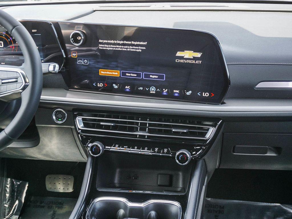 new 2026 Chevrolet Traverse car, priced at $43,795