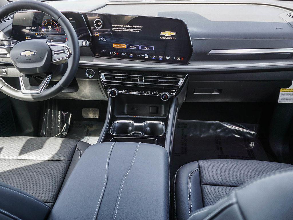 new 2026 Chevrolet Traverse car, priced at $43,795