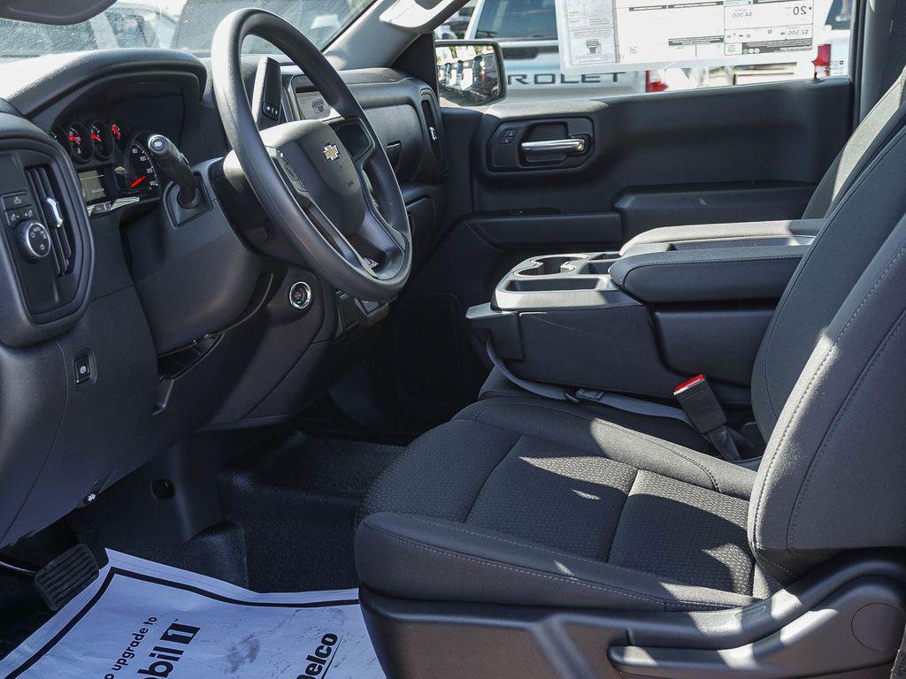 new 2026 Chevrolet Silverado 1500 car, priced at $28,915