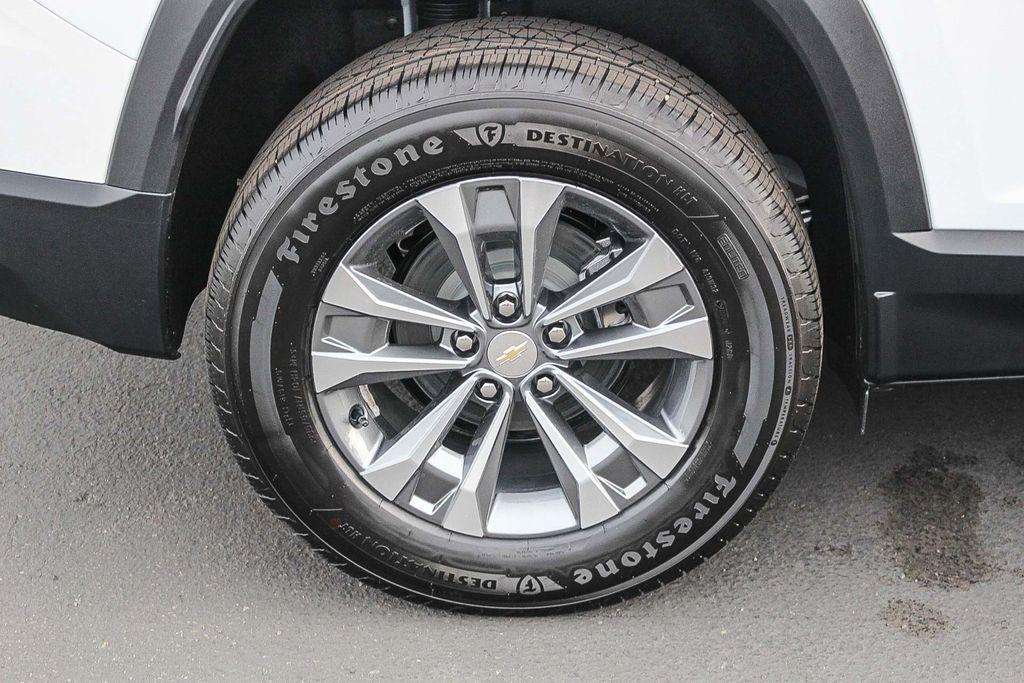 new 2026 Chevrolet Equinox car, priced at $26,295