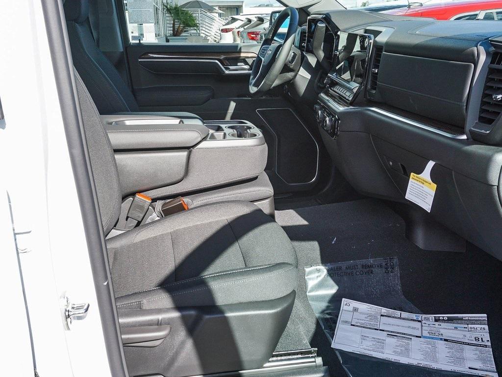 new 2026 Chevrolet Silverado 1500 car, priced at $43,295