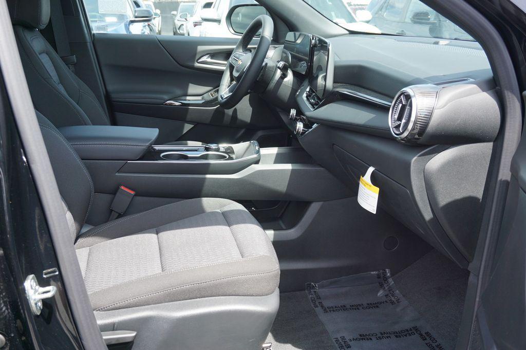 new 2026 Chevrolet Equinox car, priced at $26,295