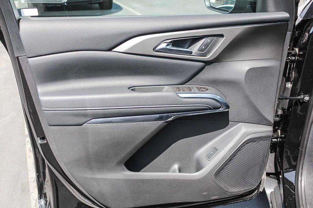 new 2026 Chevrolet Traverse car, priced at $37,795