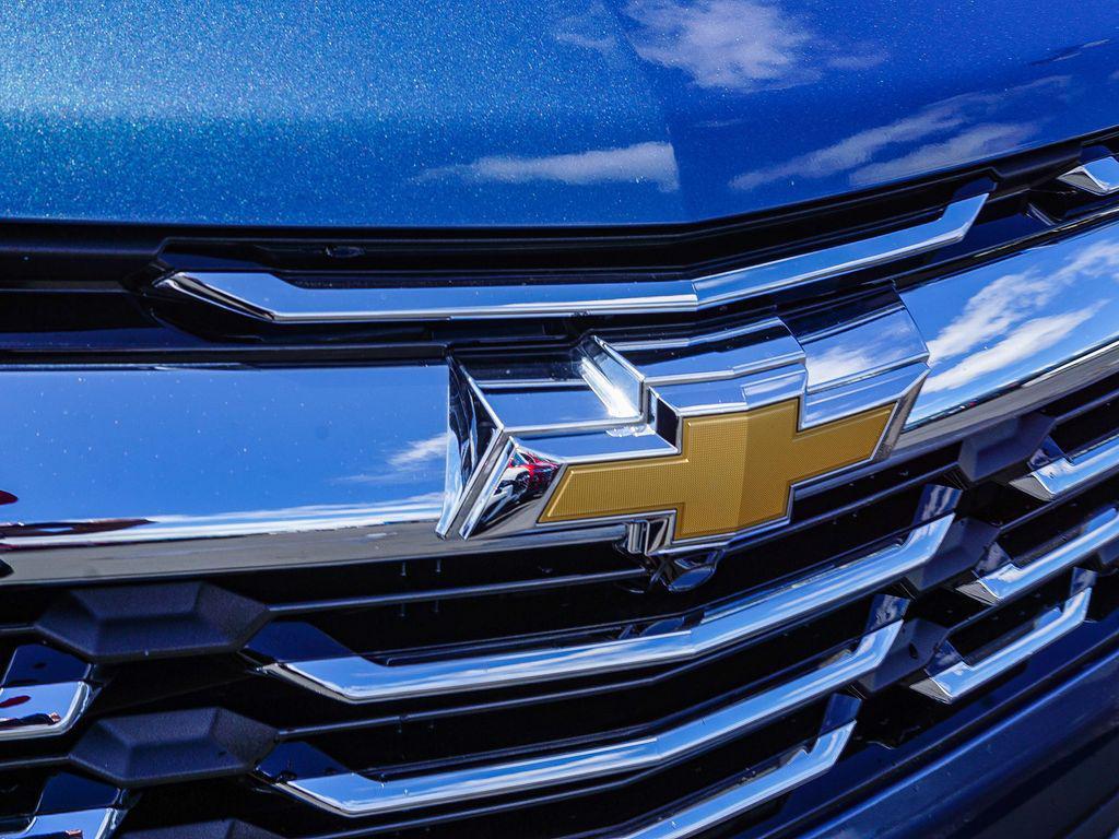 used 2026 Chevrolet Equinox car, priced at $28,548