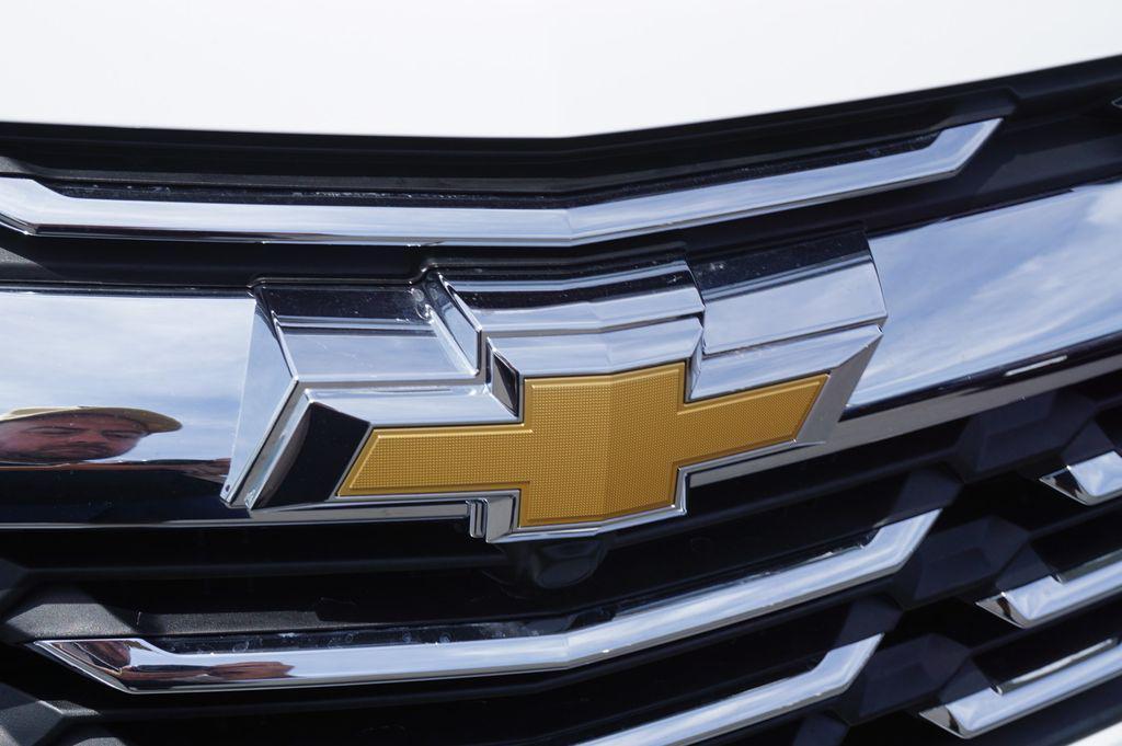 new 2026 Chevrolet Equinox car, priced at $26,295