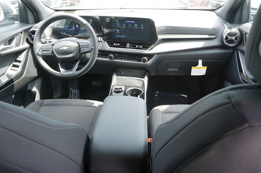 new 2026 Chevrolet Equinox car, priced at $26,295