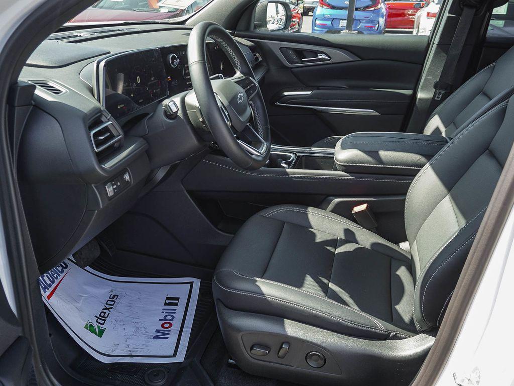 used 2026 Chevrolet Traverse car, priced at $43,102