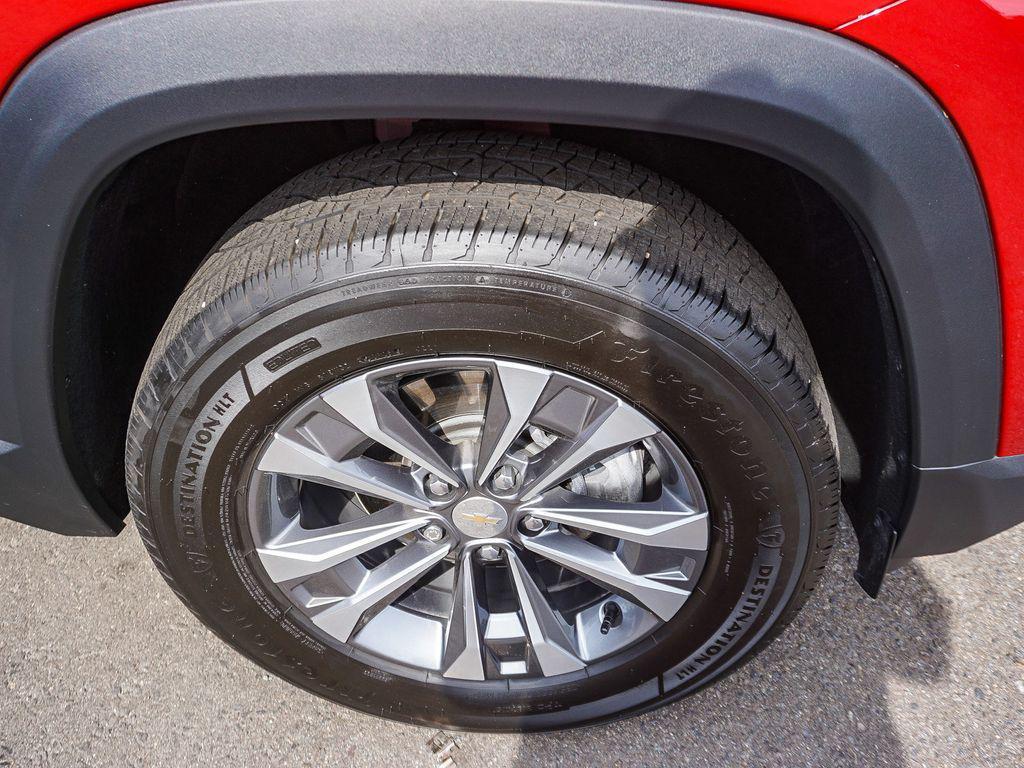 used 2026 Chevrolet Equinox car, priced at $28,995