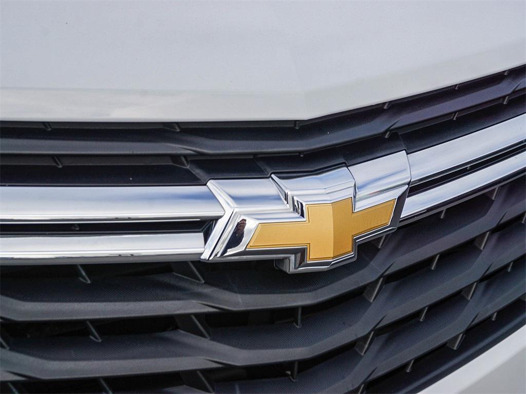 used 2024 Chevrolet Equinox car, priced at $21,986