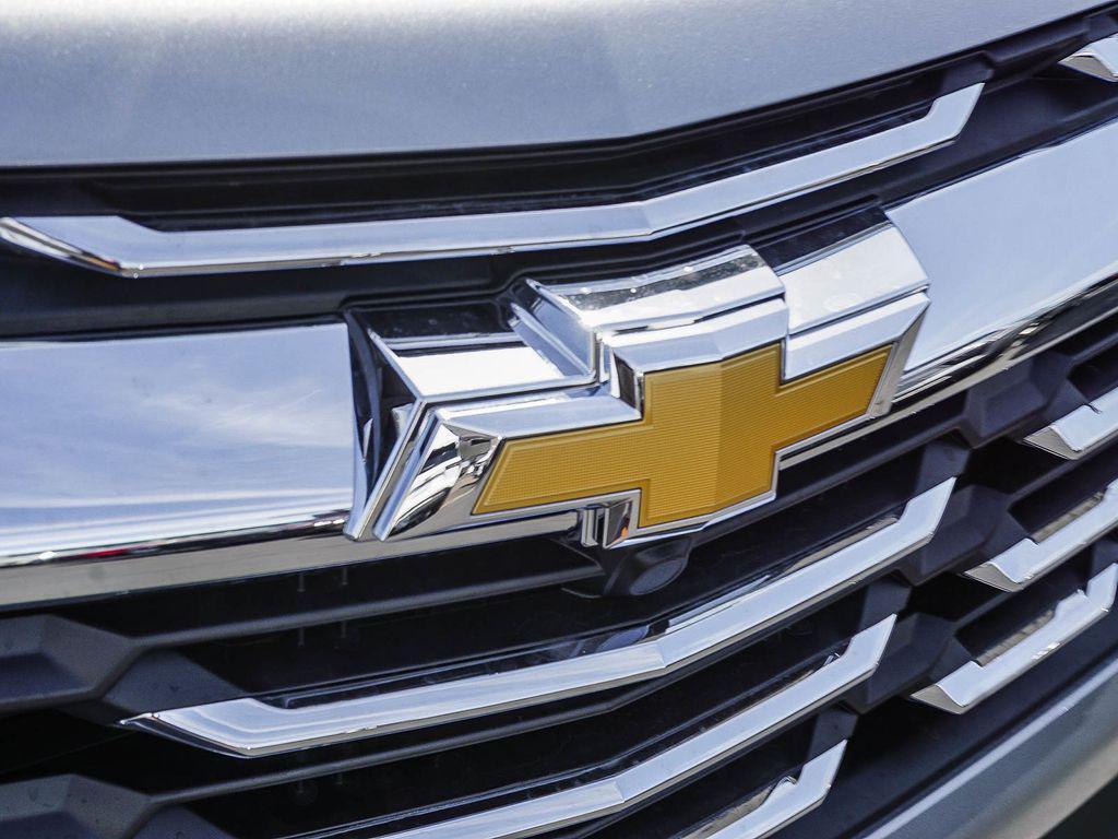 new 2026 Chevrolet Equinox car, priced at $26,295