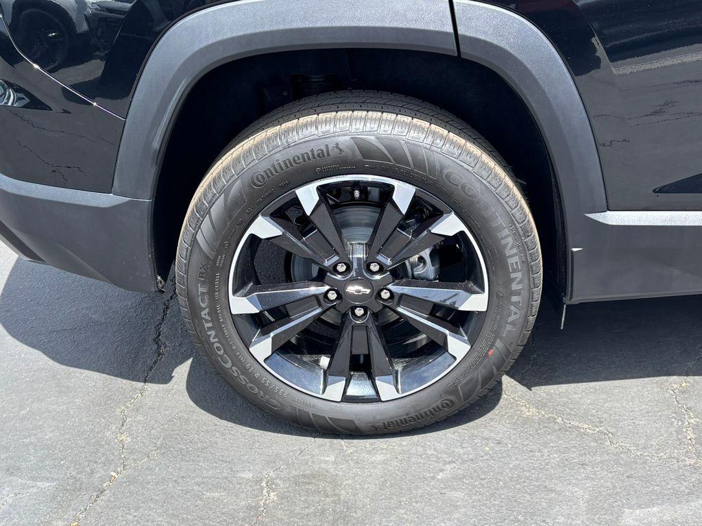 new 2026 Chevrolet Equinox car, priced at $32,235
